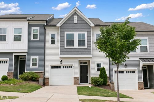 832 Oak Center Dr, Raleigh, NC, 27610-9538 | Card Image