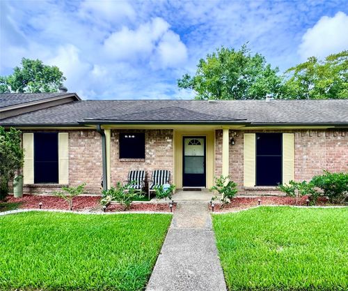 4006 Laura Leigh Dr, Friendswood, TX, 77546-4163 | Card Image