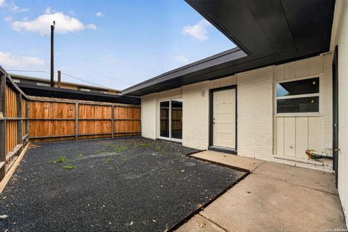7-600 Gentleman Rd, Balcones Heights, TX, 78201-6765 | Card Image