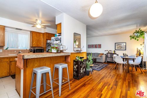 7-2915 St. George Street, Los Angeles, CA, 90027 | Card Image
