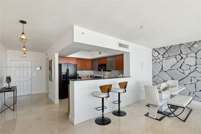 3107 - 16699 Collins Ave, Condo with 2 bedrooms, 2 bathrooms and null parking in Sunny Isles Beach FL | Image 4