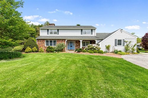 28 Potter Hill Rd, Westerly, RI, 02891-1136 | Card Image