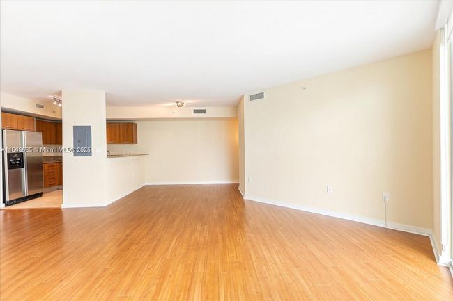 APT-2108 - 9055 Sw 73 Rd Ct, Condo with 2 bedrooms, 2 bathrooms and null parking in Pinecrest FL | Image 5