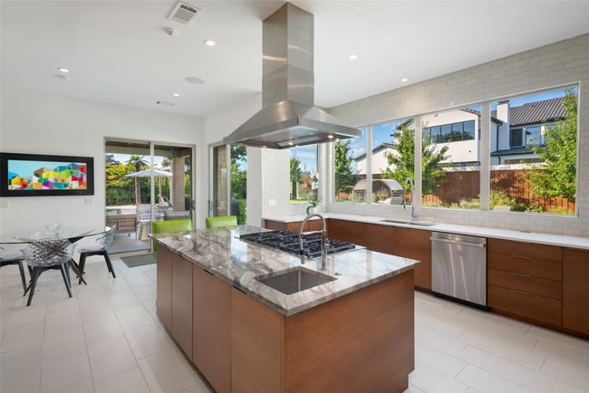 5601 Dittmar Pl, House other with 4 bedrooms, 4 bathrooms and null parking in Dallas TX | Image 6