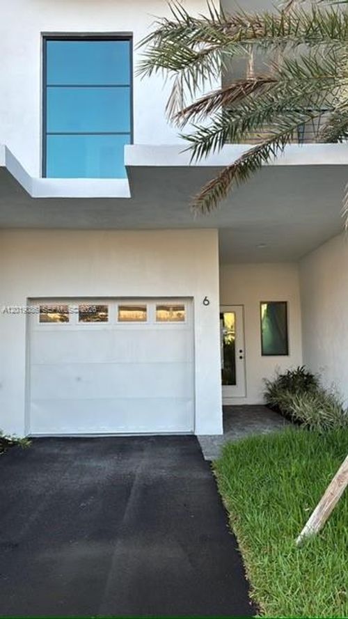 6-2511 Pierce St, Hollywood, FL, 33020-4174 | Card Image