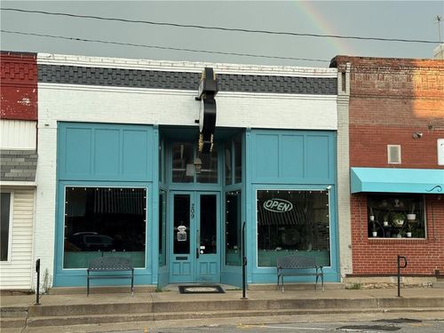 209 S 2nd St, Odessa, MO, 64076-1247 | Card Image
