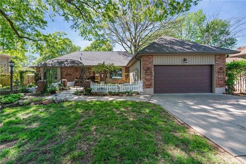 5118 Osage Ave, Kansas City, MO, 64133-2657 | Card Image