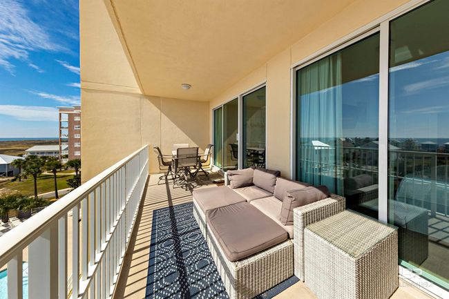 Balcony | Image 39