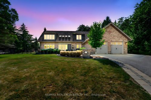 2 Aukland Lane, King City, ON, L7B1C1 | Card Image