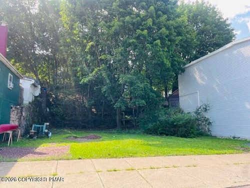 218 Main St, White Haven, PA, 18661-1416 | Card Image