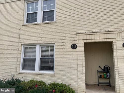 724 N Oakland St, ARLINGTON, VA, 22203-2223 | Card Image