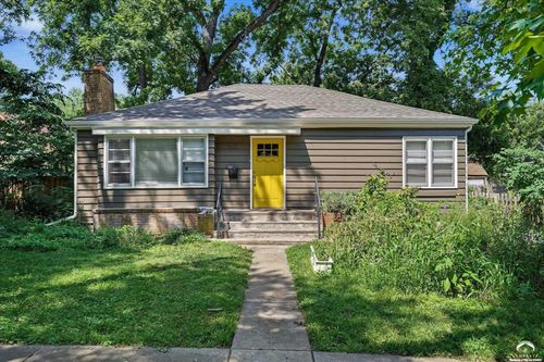 709 Illinois St, Lawrence, KS, 66044-2327 | Card Image
