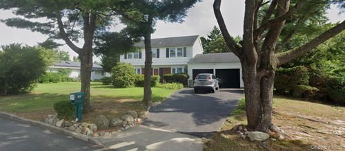 30 Segatogue Ln, South Setauket, NY, 11720-1201 | Card Image