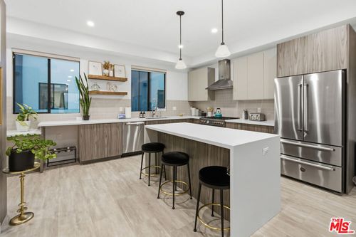 6707 Sepulveda Blvd, Van Nuys, CA, 91411-1249 | Card Image