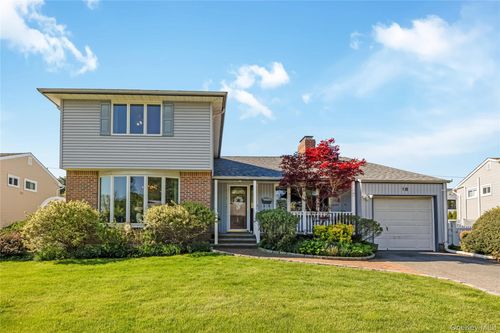 18 Tacoma Ln, Syosset, NY, 11791-6231 | Card Image