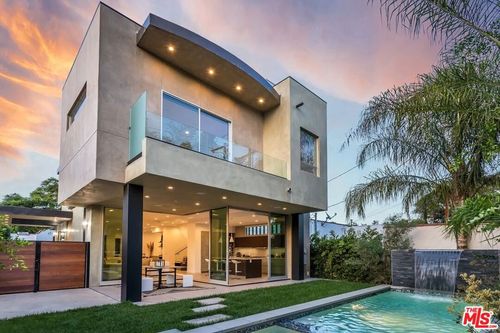 8932 Dorrington Ave, West Hollywood, CA, 90048-1761 | Card Image