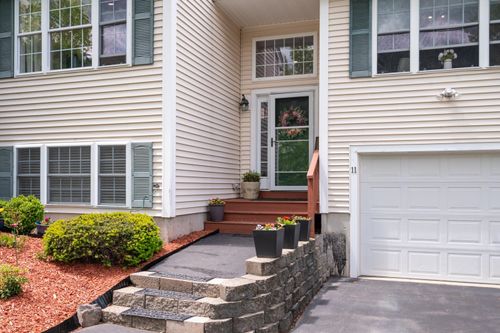 11-11 Nathaniel Drive, Raymond, NH, 03077 | Card Image