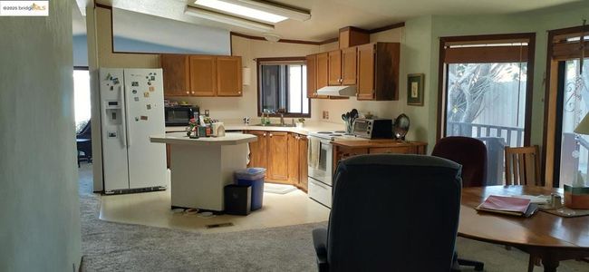 136 Castle Ct, Home with 2 bedrooms, 2 bathrooms and 2 parking in Fortuna CA | Image 6