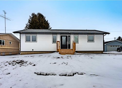 906 10 Ave, Wainwright, AB, T9W1B7 | Card Image