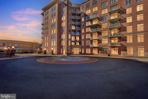 110-4490 Market Commons Dr, FAIRFAX, VA, 22033-6046 | Card Image