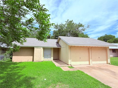 5206 Village Trl, Austin, TX, 78744-3603 | Card Image
