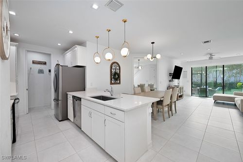 7504 Carnegie Way, NAPLES, FL, 34119-9840 | Card Image