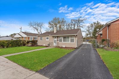 385 W 14 Th Place, House other with 3 bedrooms, 1 bathrooms and 2 parking in Chicago Heights IL | Image 2