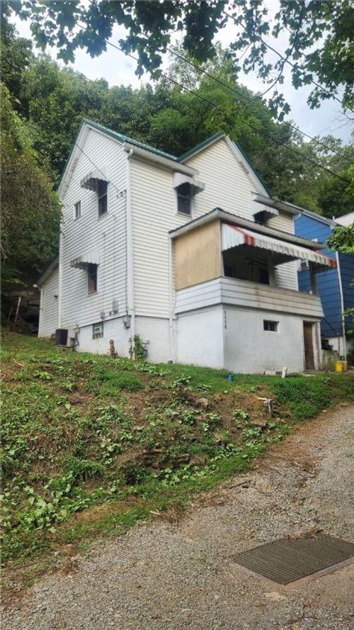 1116 Grant St, Vandergrift, PA, 15690-1010 | Card Image