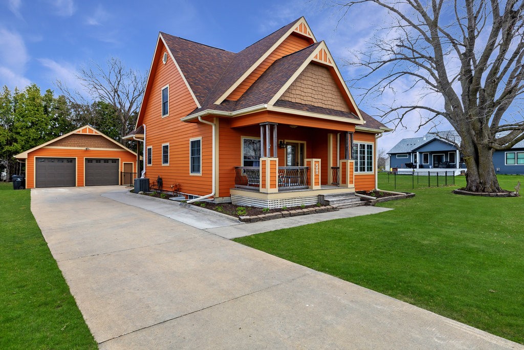 Poplar Ave, Earlham, IA 50072