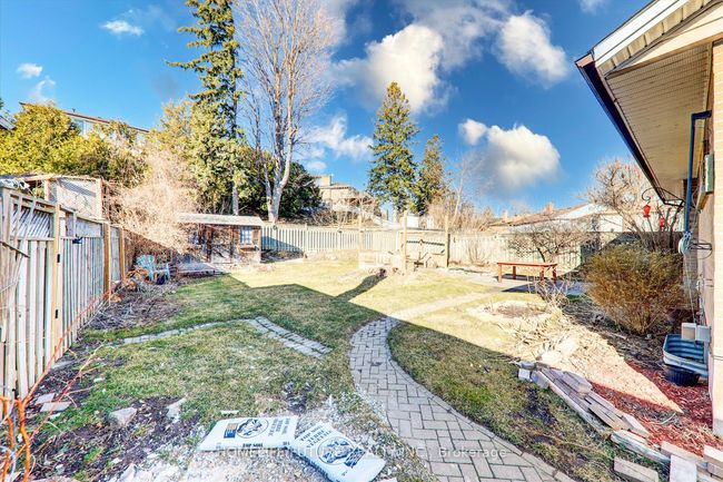 702 Emerson Ave, House other with 5 bedrooms, 2 bathrooms and 2 parking in Oshawa ON | Image 31