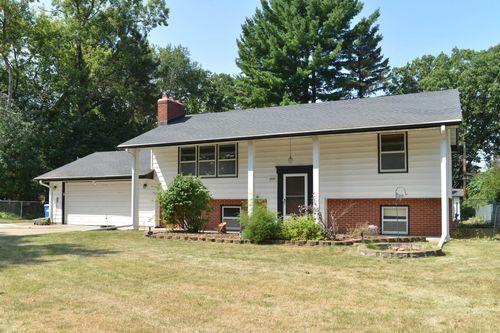 2226 Pleasant View Dr, New Brighton, MN, 55112-5008 | Card Image