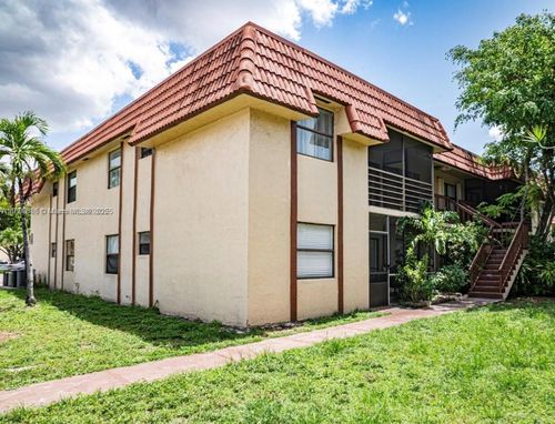 47-6545 W 27th Ct, Hialeah, FL, 33016-2813 | Card Image