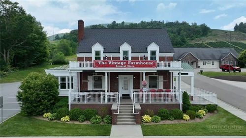 424 E 2nd St, West Jefferson, NC, 28694-9757 | Card Image