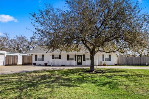 483 Riverside Dr, Palacios, TX, 77465-6976 | Card Image