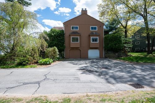 2-2 Loyalist Dr, Uxbridge, MA, 01569-1611 | Card Image