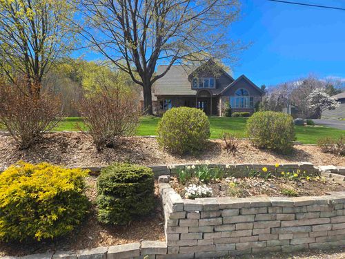 12535 Bluff Rd, Traverse City, MI, 49686-8535 | Card Image