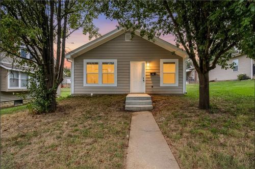 325 Market St, Warrensburg, MO, 64093-1662 | Card Image