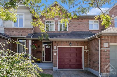 11 Kimberwick Cres, Townhouse with 3 bedrooms, 3 bathrooms and 3 parking in Ottawa ON | Image 1