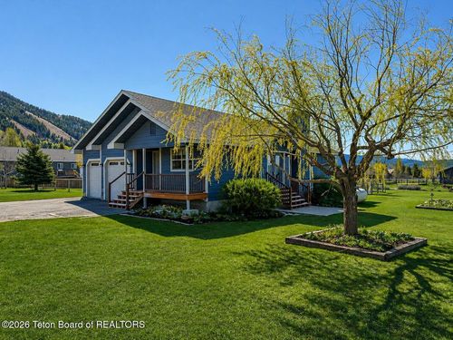 233 Butte Dr, Star Valley Ranch, WY, 83127-5190 | Card Image