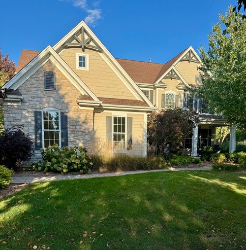 3704 Heathmoor Dr, Elgin, IL, 60124-7871 | Card Image