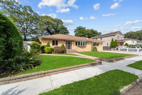 211 Manhattan Ave, Roosevelt, NY, 11575-2366 | Card Image