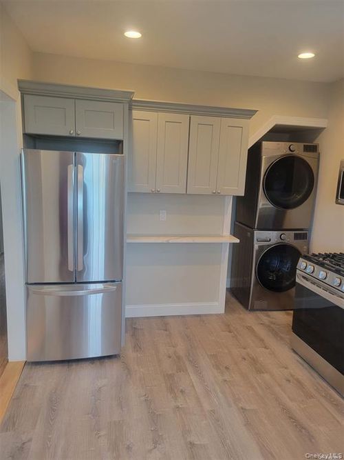 36 Lee Ave, Hicksville, NY, 11801-5826 | Card Image