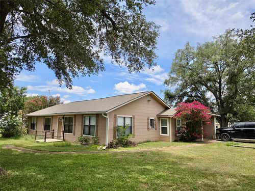 307 5th St, Sutherland Springs, TX, 78161-4774 | Card Image
