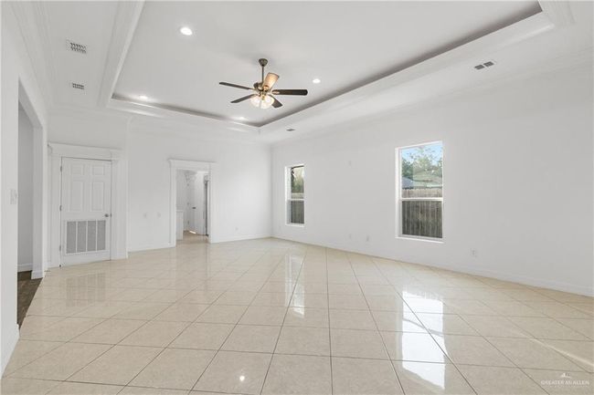 302 W Sugarcane Dr, House other with 3 bedrooms, 3 bathrooms and 2 parking in Weslaco TX | Image 11