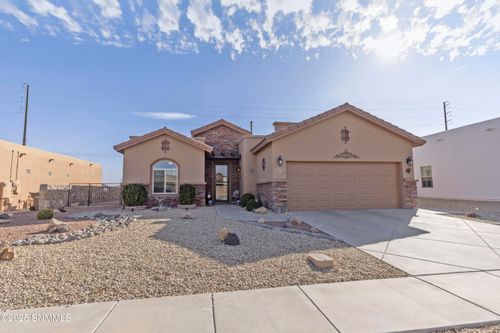 3670 San Clemente Ave, Las Cruces, NM, 88012-7487 | Card Image