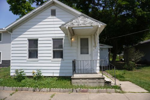 143 Scott St, Seneca, IL, 61360-2000 | Card Image