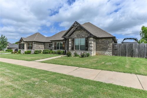 5824 W Persimmon St, Fayetteville, AR, 72704-7571 | Card Image