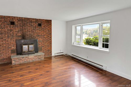 74 Lakeshore Dr E, Carmel, NY, 10512-6015 | Card Image