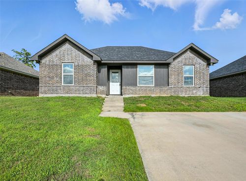 913 N Barrett Ave, Denison, TX, 75020-2219 | Card Image