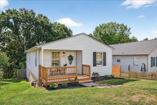 515 B St, STAUNTON, VA, 24401-2820 | Card Image